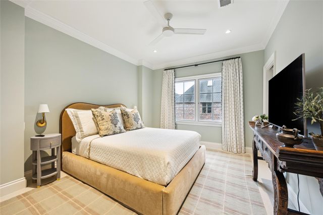 2413 Brentwood Drive, Houston, TX 77019