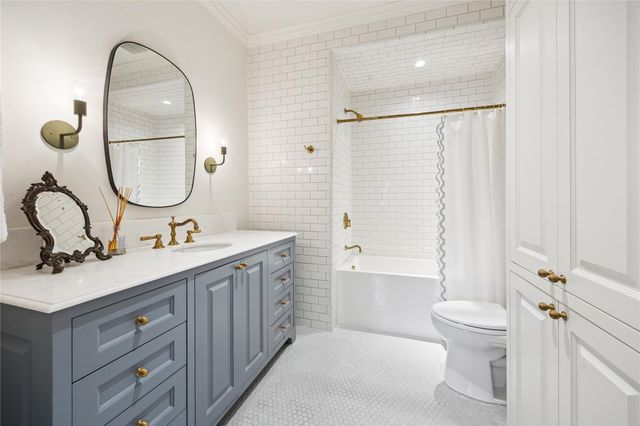 2413 Brentwood Drive, Houston, TX 77019