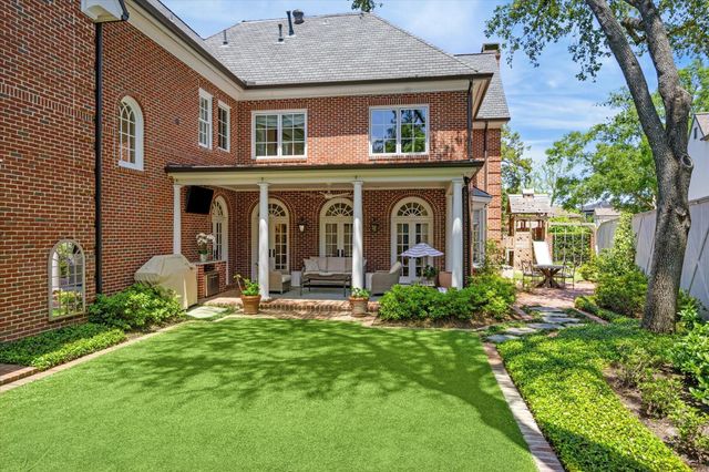 2413 Brentwood Drive, Houston, TX 77019