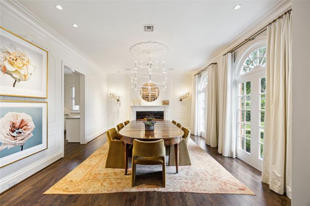 2413 Brentwood Drive, Houston, TX 77019