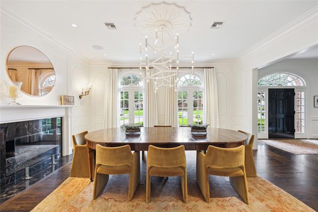 2413 Brentwood Drive, Houston, TX 77019