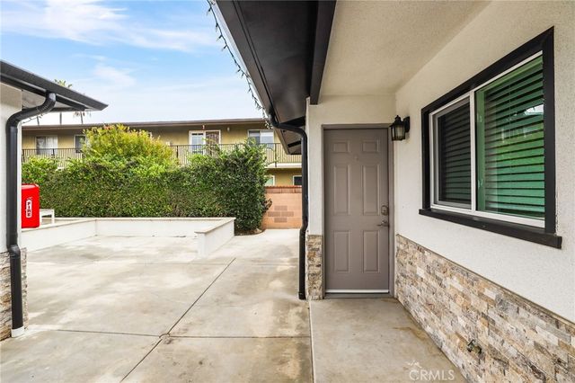 206 Chicago Avenue A, Huntington Beach, CA 92648