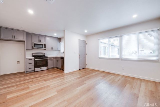 206 Chicago Avenue A, Huntington Beach, CA 92648