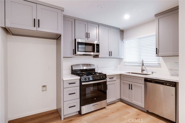 206 Chicago Avenue A, Huntington Beach, CA 92648