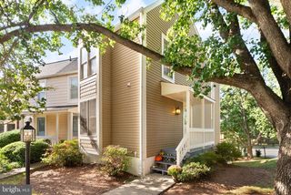 1700 QUIETREE DR, Reston, VA 20194