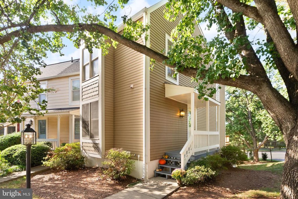 1700 QUIETREE DR, Reston, VA 20194