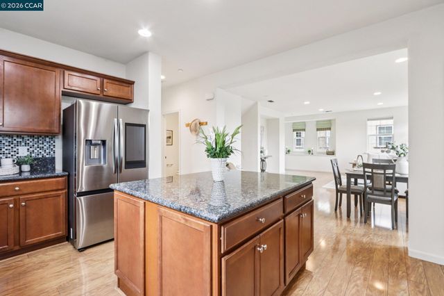 6759 S Mariposa Ln, Dublin, CA 94568