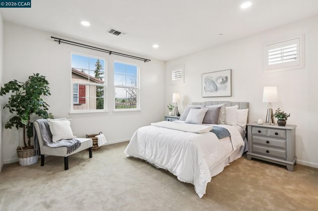 6759 S Mariposa Ln, Dublin, CA 94568
