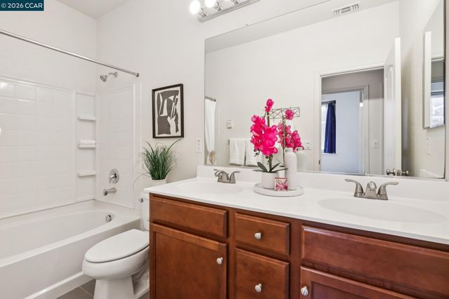 6759 S Mariposa Ln, Dublin, CA 94568