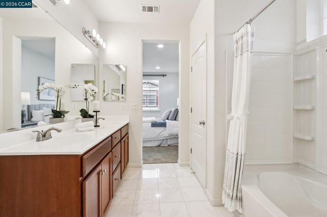 6759 S Mariposa Ln, Dublin, CA 94568
