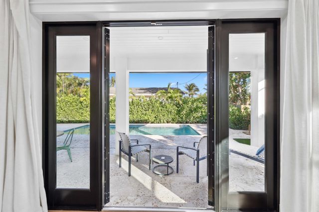 330 Laurie Road, West Palm Beach, FL 33405