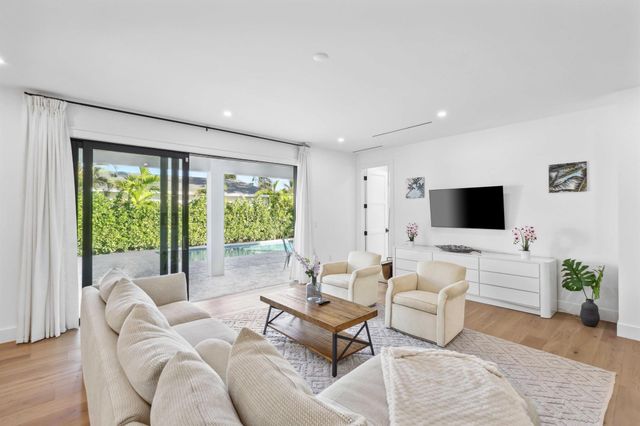 330 Laurie Road, West Palm Beach, FL 33405