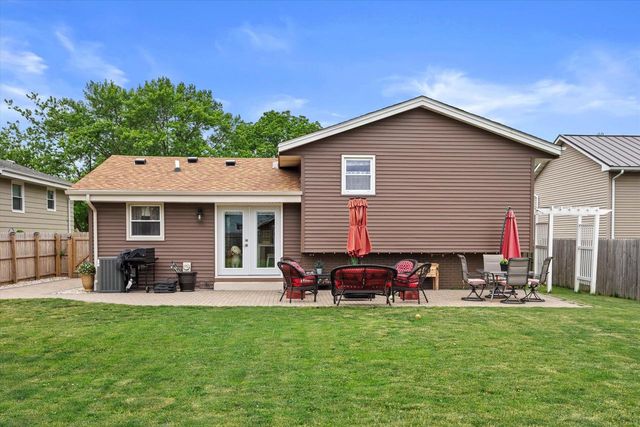 1525 Prairie DRIVE, Racine, WI 53406