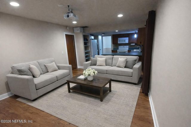 4978 LOFTY PINES Circle W, Jacksonville, FL 32210