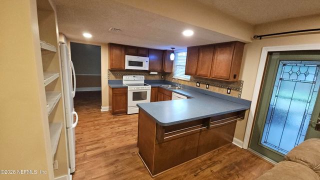 4978 LOFTY PINES Circle W, Jacksonville, FL 32210