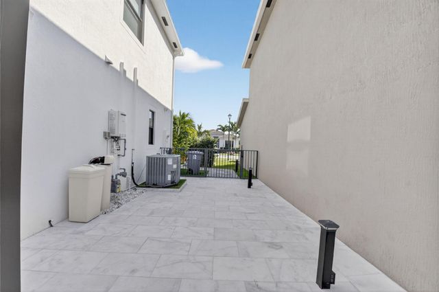 7203 Montereal Path, Lake Worth, FL 33463