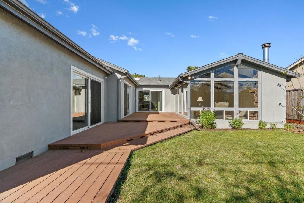 Image 32 of property listing at 15 Del Rey Circle, Salinas, CA 93901