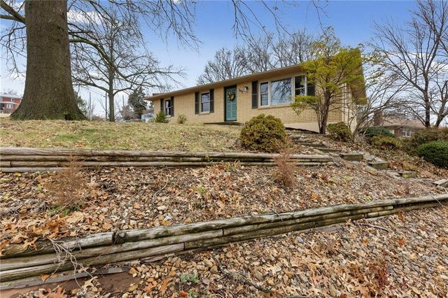 802 W Jones Street, Independence, MO 64050