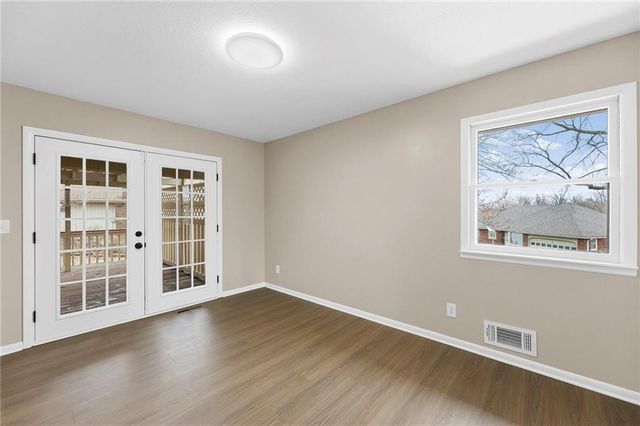 802 W Jones Street, Independence, MO 64050