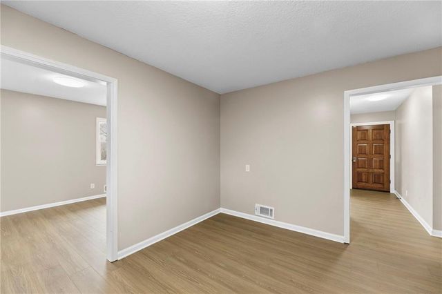 802 W Jones Street, Independence, MO 64050