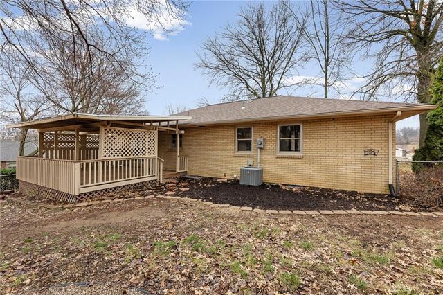 802 W Jones Street, Independence, MO 64050
