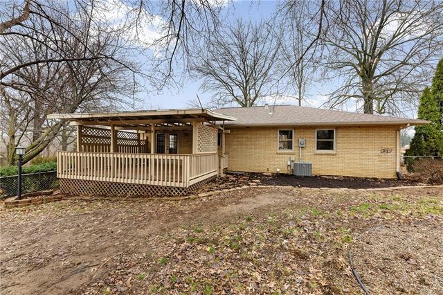 802 W Jones Street, Independence, MO 64050