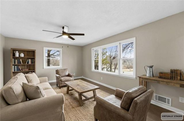 802 W Jones Street, Independence, MO 64050