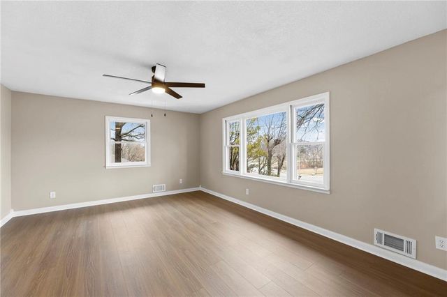 802 W Jones Street, Independence, MO 64050