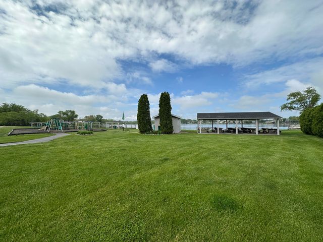 1100 Country Club Drive, Crown Point, IN 46307