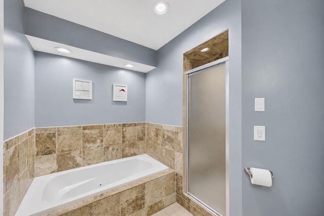 7598 Upper 23rd Street N, Oakdale, MN 55128
