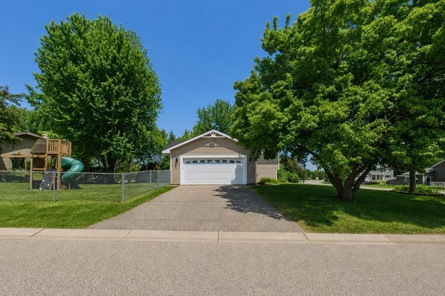 7598 Upper 23rd Street N, Oakdale, MN 55128