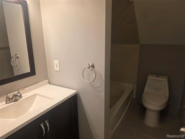 21958 Birchwood Avenue, Eastpointe, MI 48021