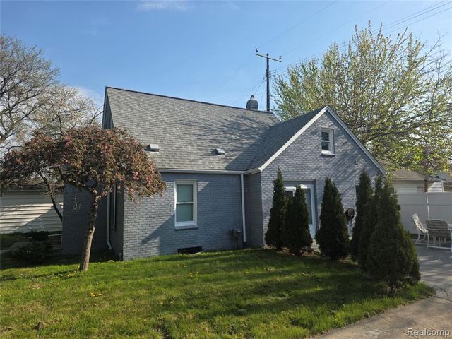 21958 Birchwood Avenue, Eastpointe, MI 48021