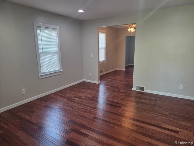 21958 Birchwood Avenue, Eastpointe, MI 48021