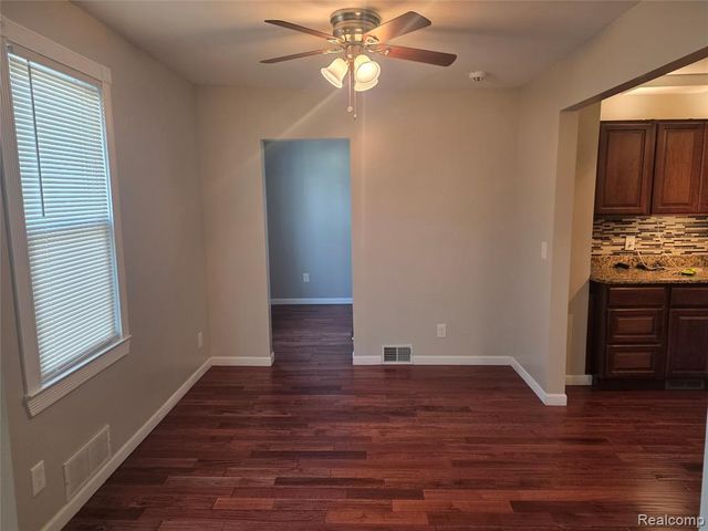 21958 Birchwood Avenue, Eastpointe, MI 48021