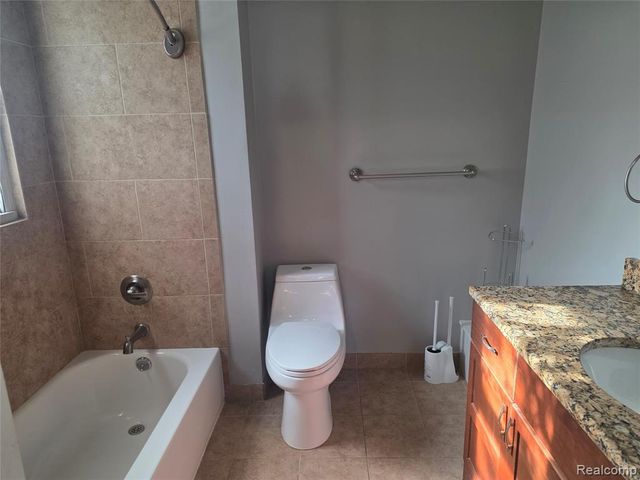 21958 Birchwood Avenue, Eastpointe, MI 48021