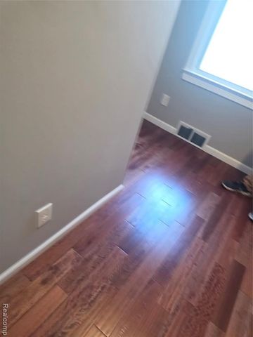 21958 Birchwood Avenue, Eastpointe, MI 48021