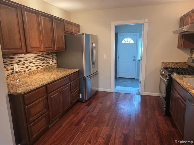 21958 Birchwood Avenue, Eastpointe, MI 48021