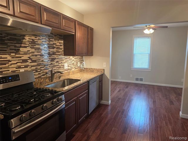 21958 Birchwood Avenue, Eastpointe, MI 48021