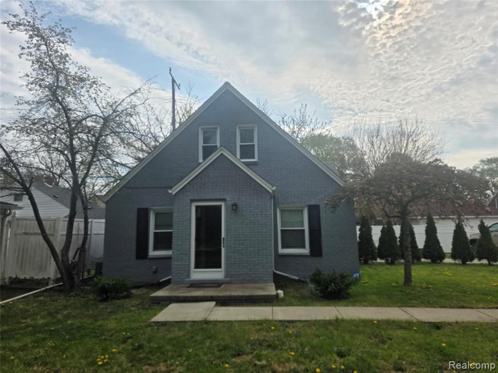 21958 Birchwood Avenue, Eastpointe, MI 48021