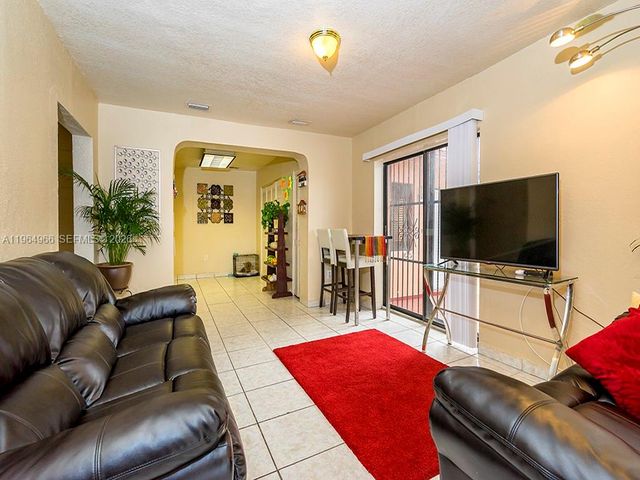 2460 NW 15th St 1, Miami, FL 33125