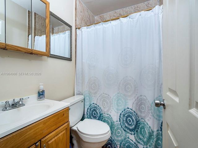 2460 NW 15th St 1, Miami, FL 33125