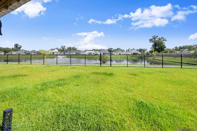39262 Bridge Path Ln, Gonzales, LA 70737