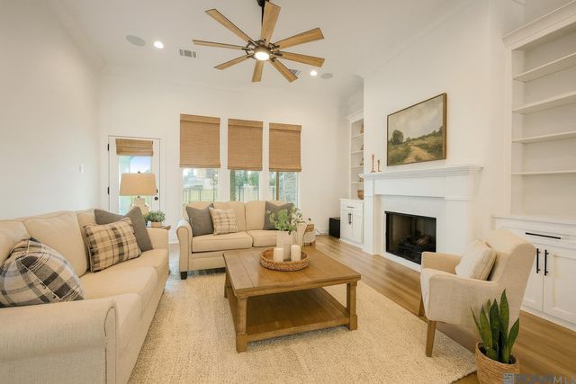 39262 Bridge Path Ln, Gonzales, LA 70737