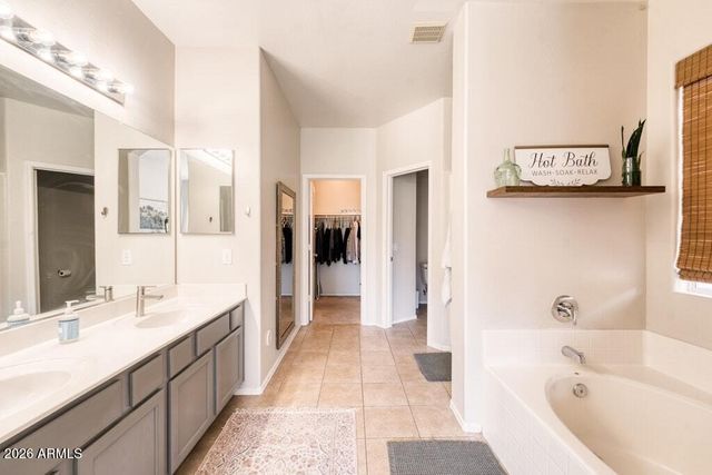 3173 W FIVE MILE PEAK Drive, San Tan Valley, AZ 85144