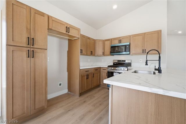 1530 Duhamel Way, North Las Vegas, NV 89032