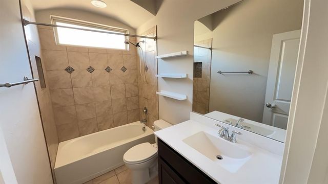 11325 SW 33rd Terrace, Yukon, OK 73099