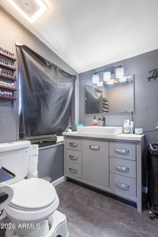 8401 N 67Th Avenue 105, Glendale, AZ 85302