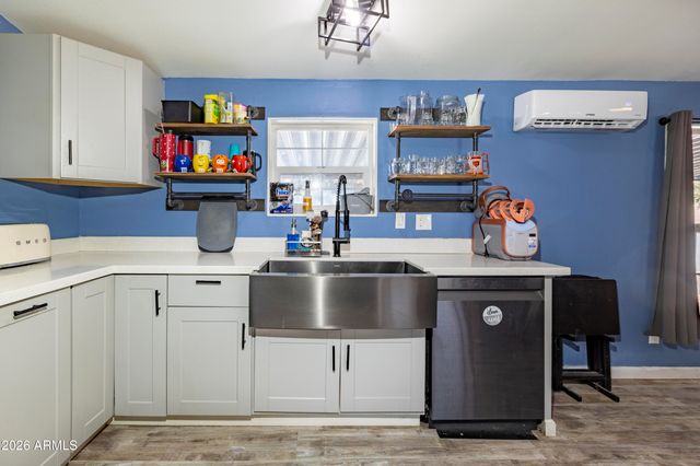 8401 N 67Th Avenue 105, Glendale, AZ 85302