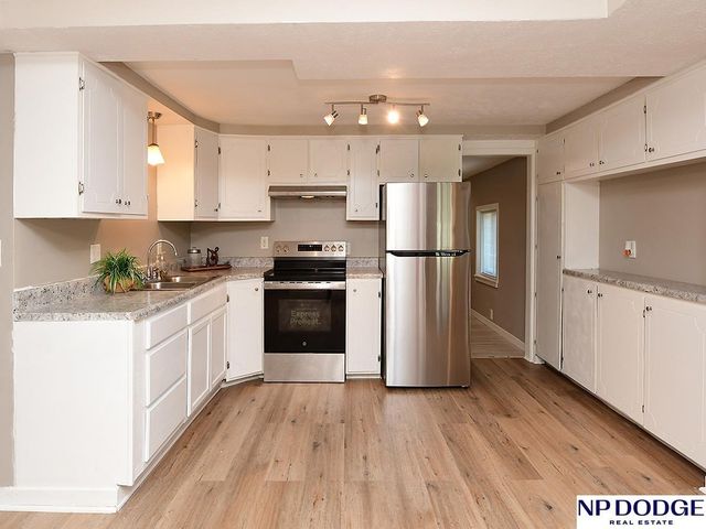 7066 Binney Street, Omaha, NE 68104